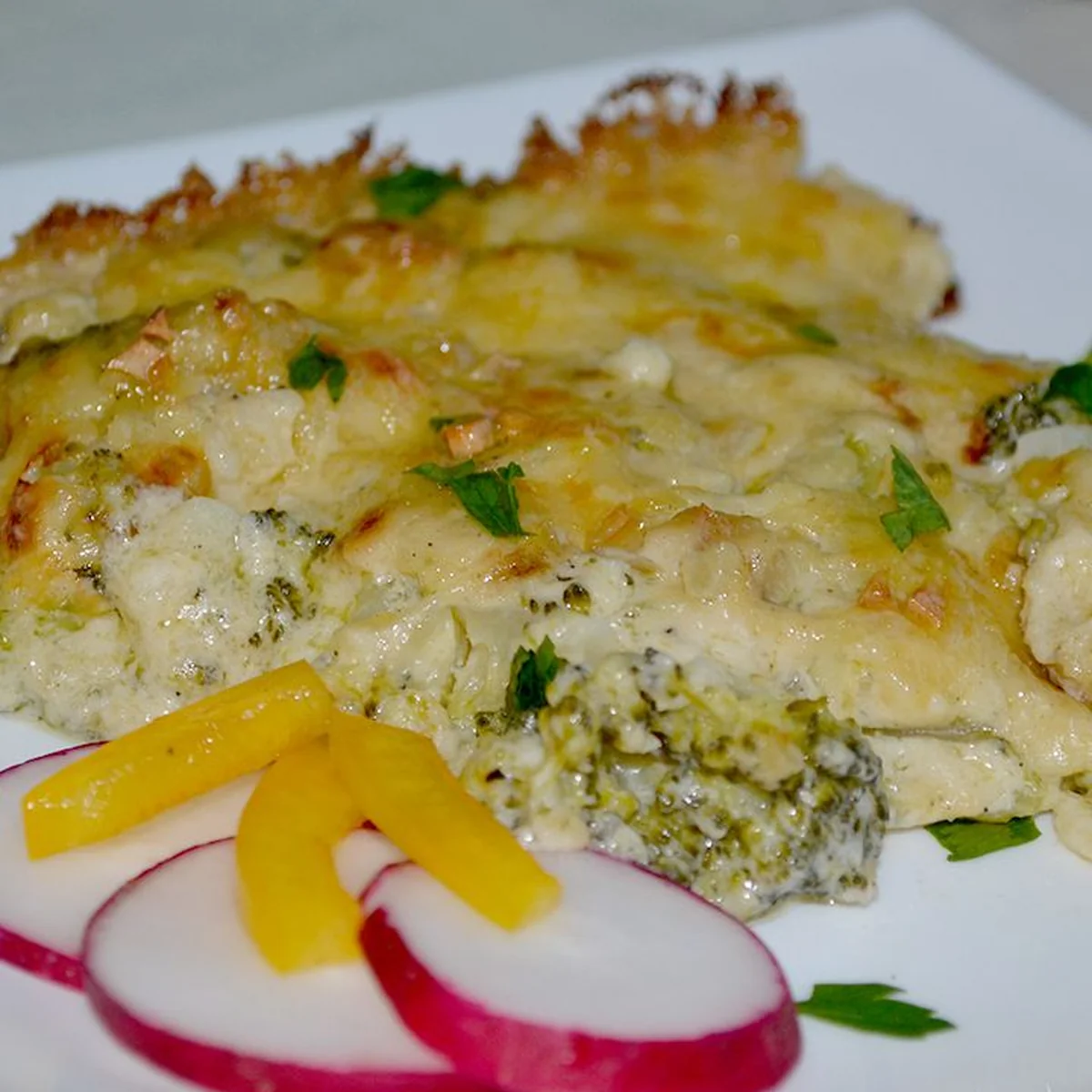 Брокколи, запечённая с сыром