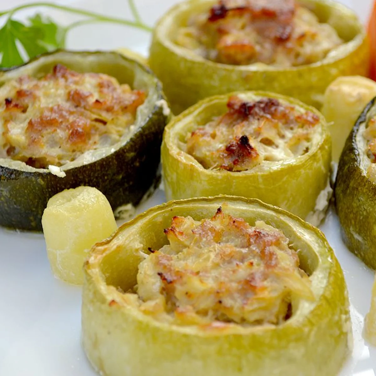 Фаршированные кабачки и цуккини мясом индейки