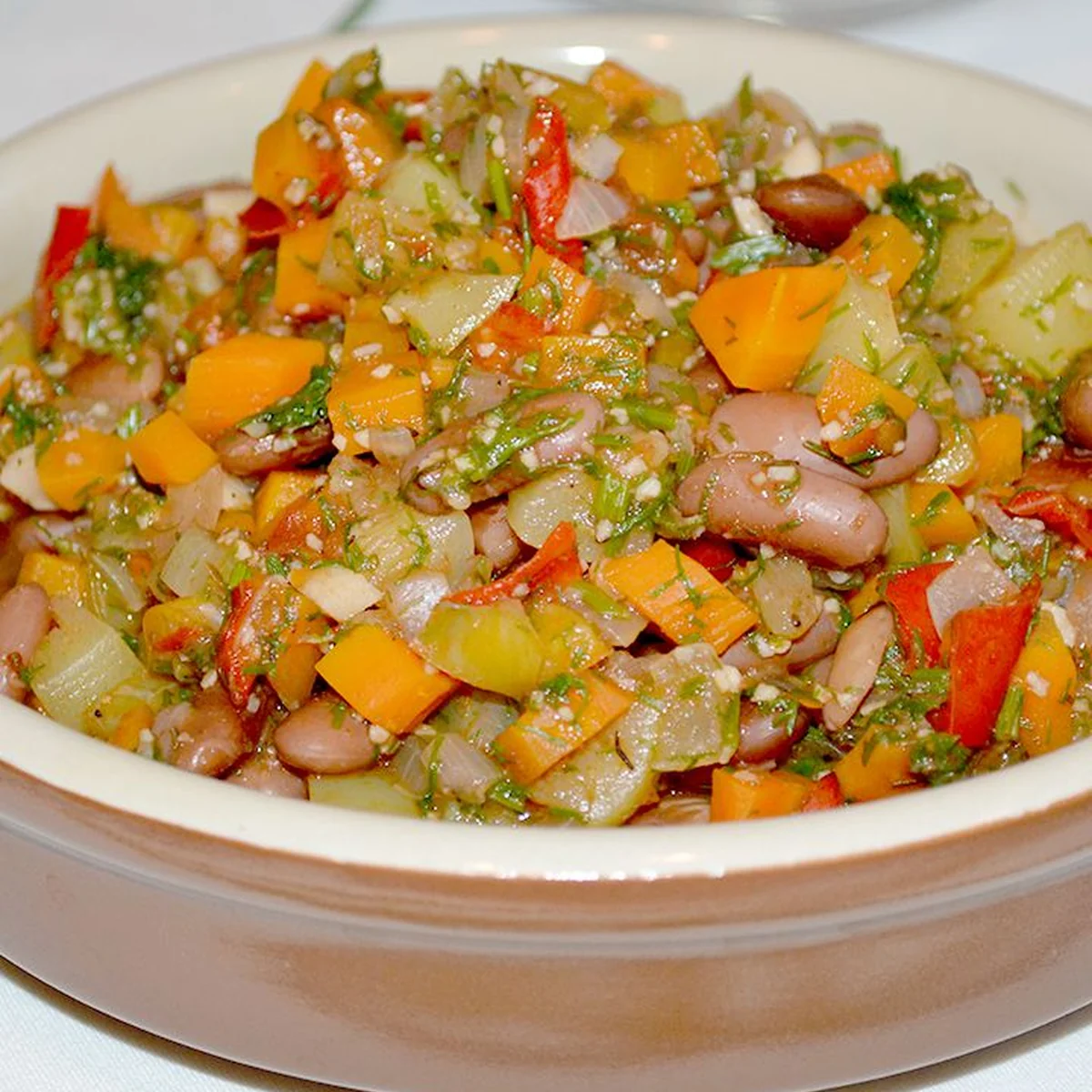 Овощное рагу с кабачками и фасолью