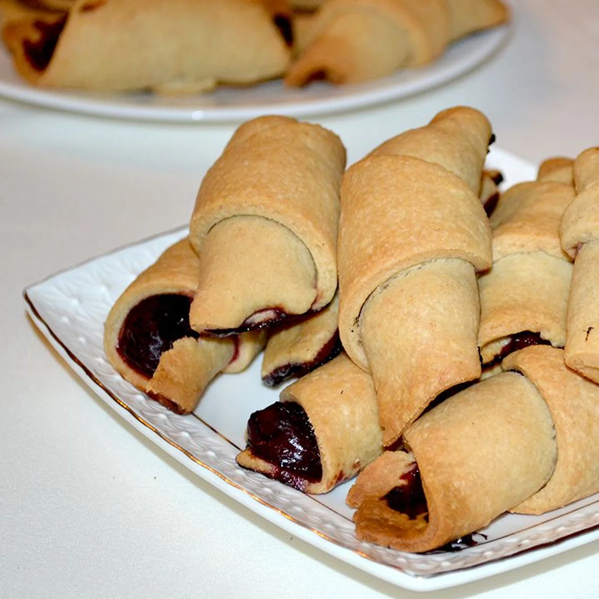 Рогалики с вишней