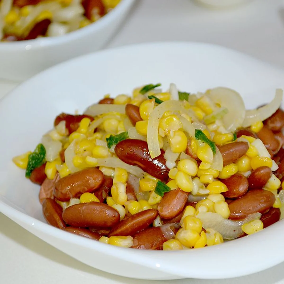 Салат из фасоли и кукурузы