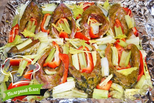 Сазан, запечённый в духовке с овощами | Шаг 9