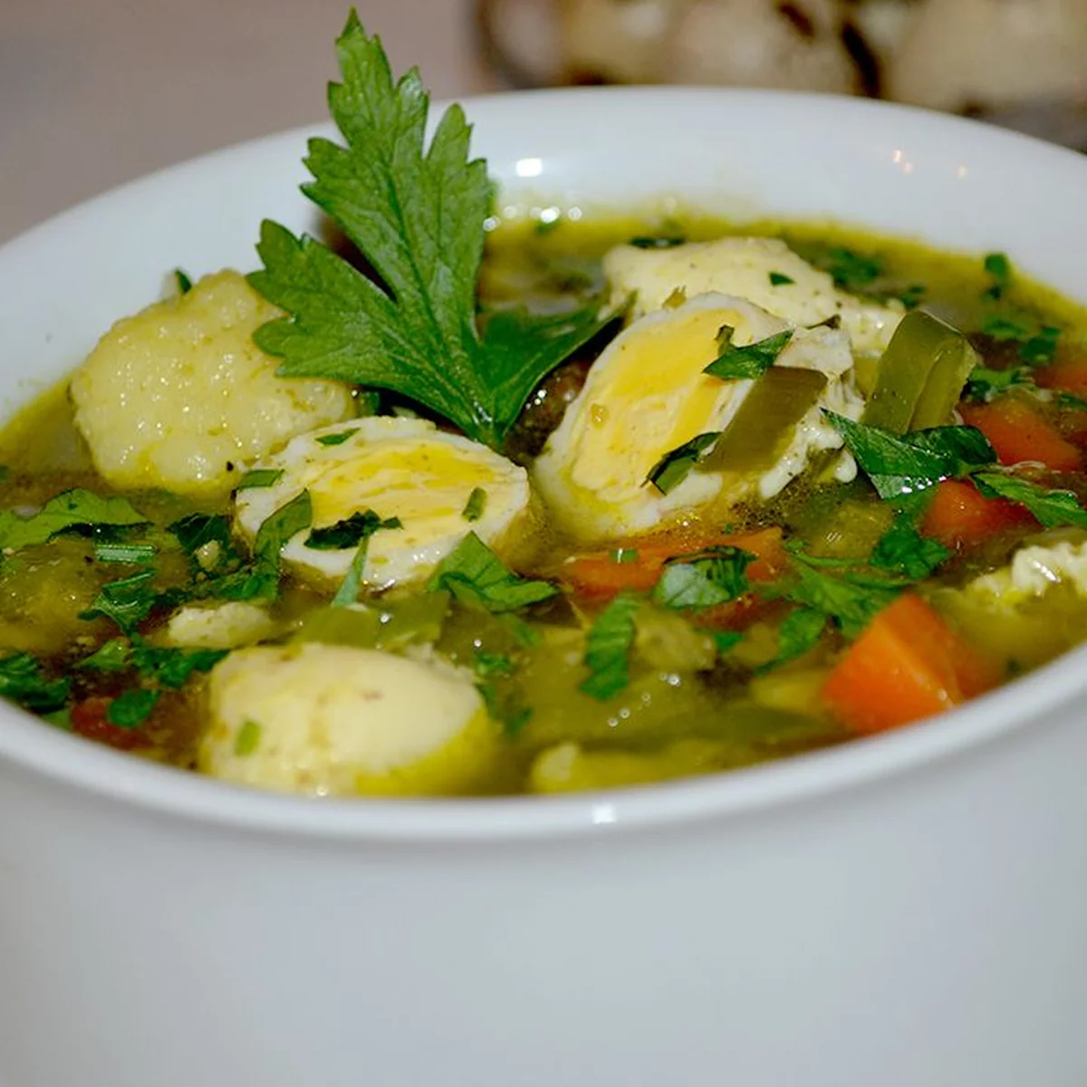 Суп с перепелиными яйцами