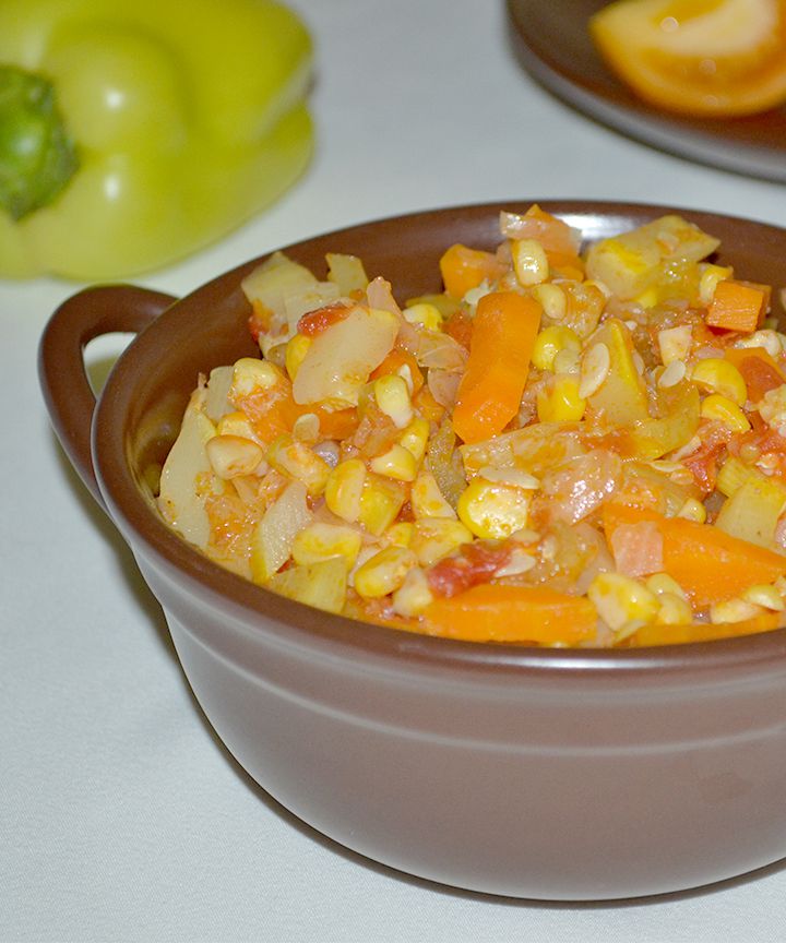 Овощное рагу с кукурузой