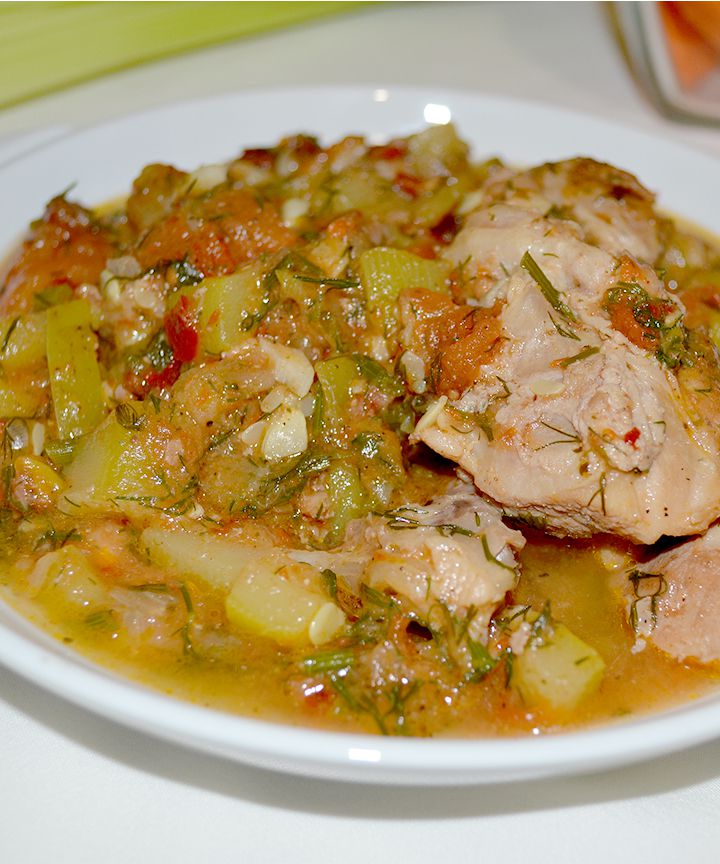 Овощное рагу с куриными бёдрышками