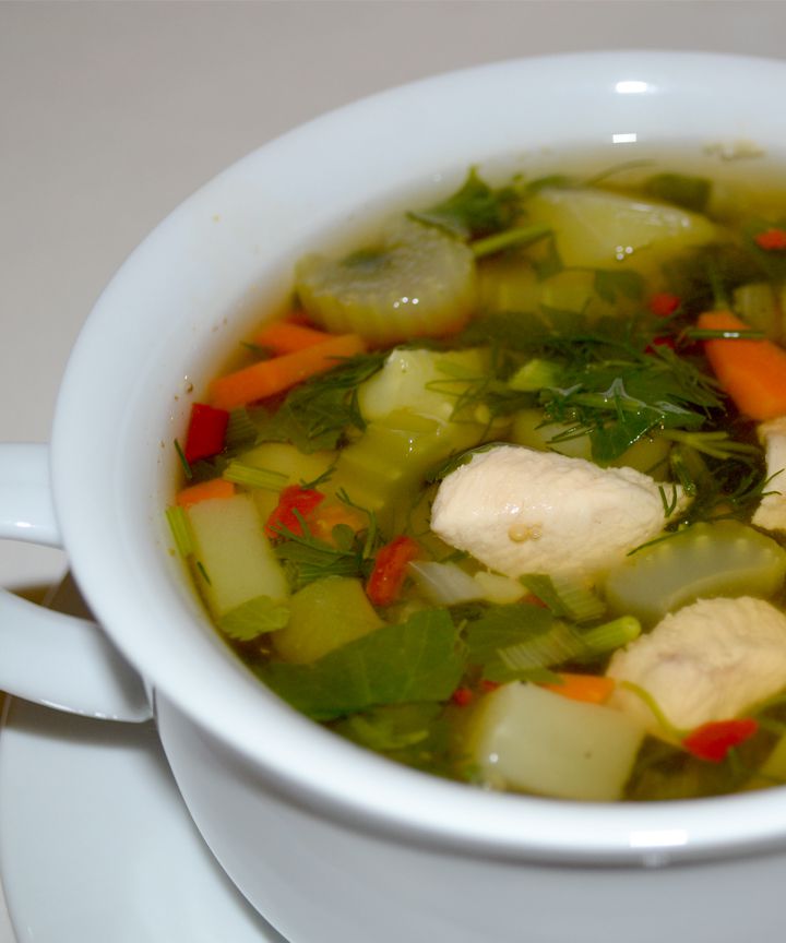 Овощной суп с куриной грудкой