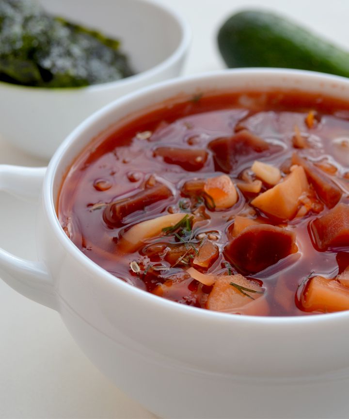 Постный борщ со свеклой, пастернаком и белокочанной капустой