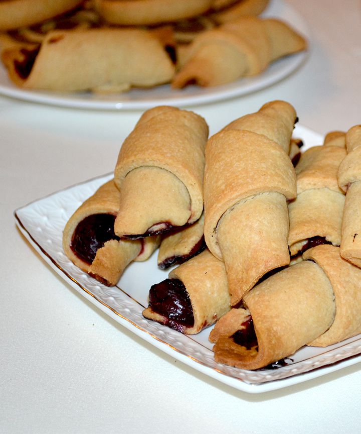 Рогалики с вишней