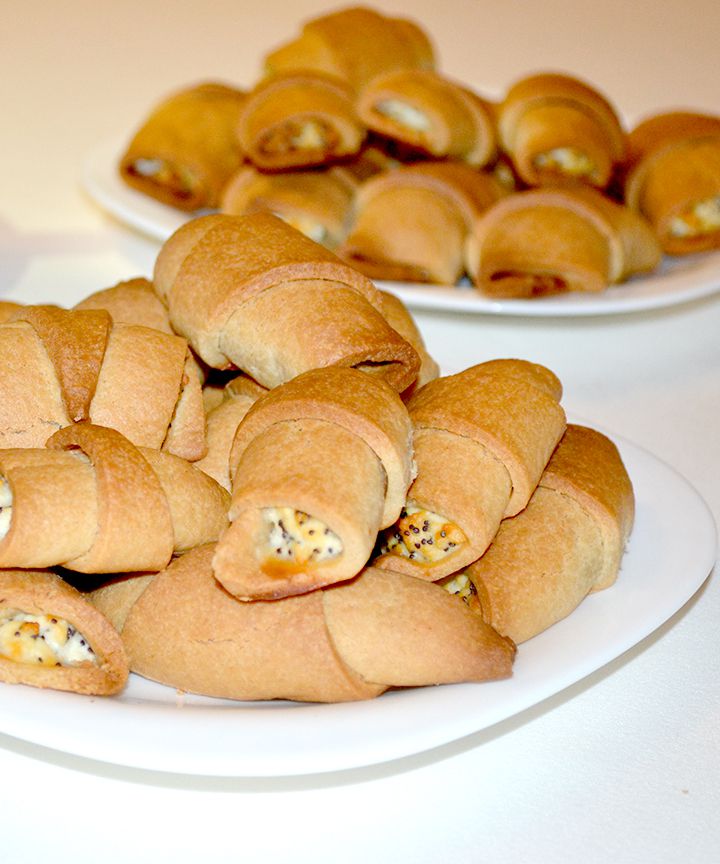 Рогалики с творогом и маком