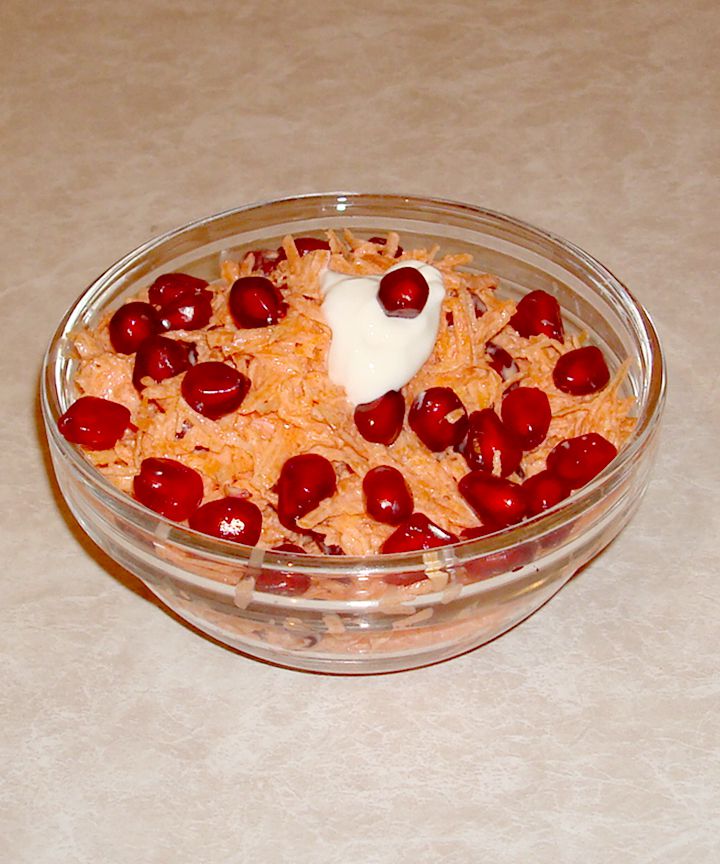 Салат из моркови и граната