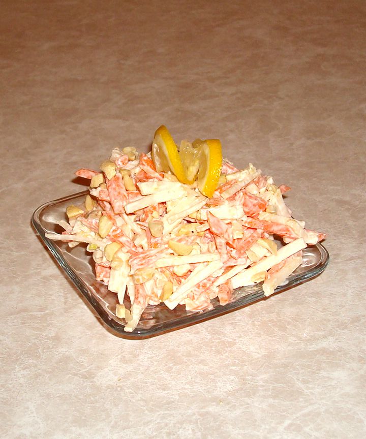 Салат сельдерейно-морковный