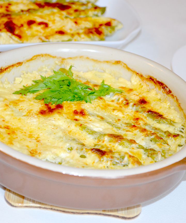 Спаржа, запечённая с сыром и сливками