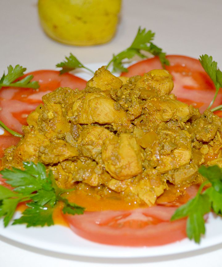 Тушёная курица с айвой