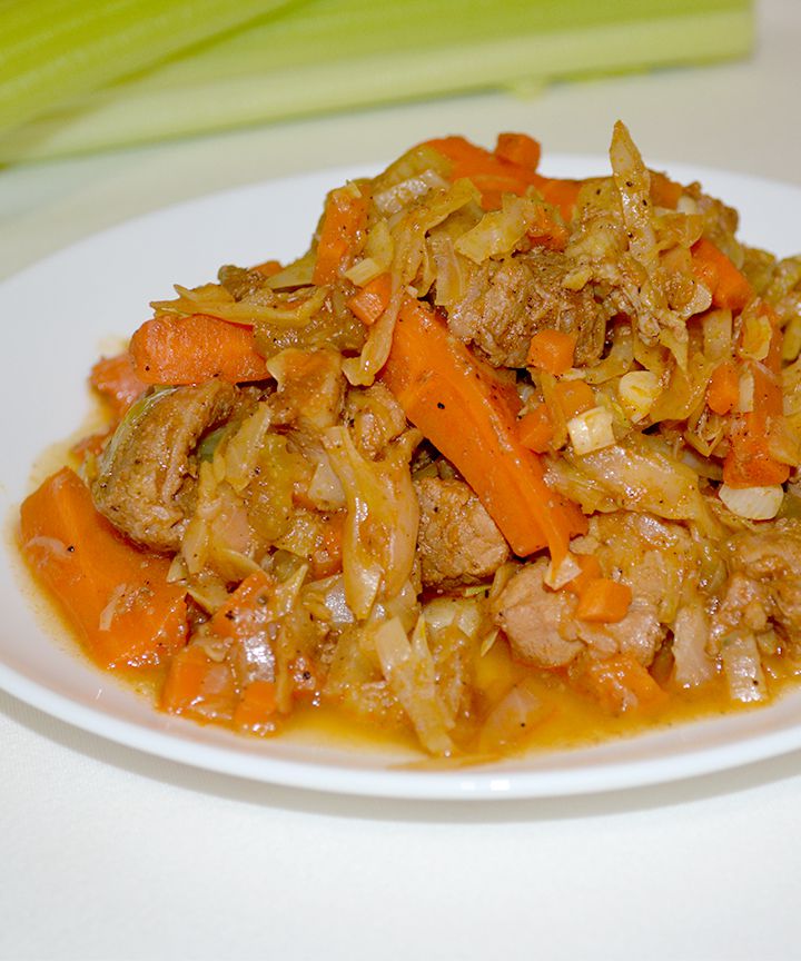 Тушёная свинина с овощами
